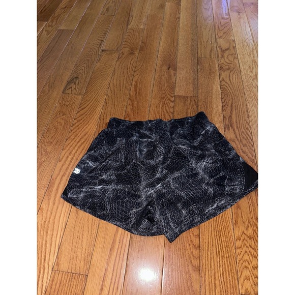 All in Motion Running Shorts Athletic Workout Gym Black Patterned Womens SS - Picture 1 of 8